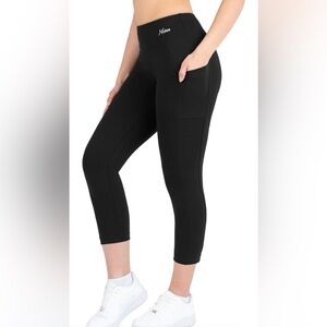 NEW - Women's High Waist Capri Leggings - Black